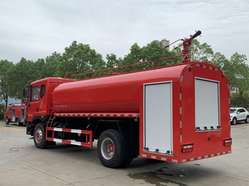 CL5180GSS6BXT東風(fēng)D9型12方消防灑水車